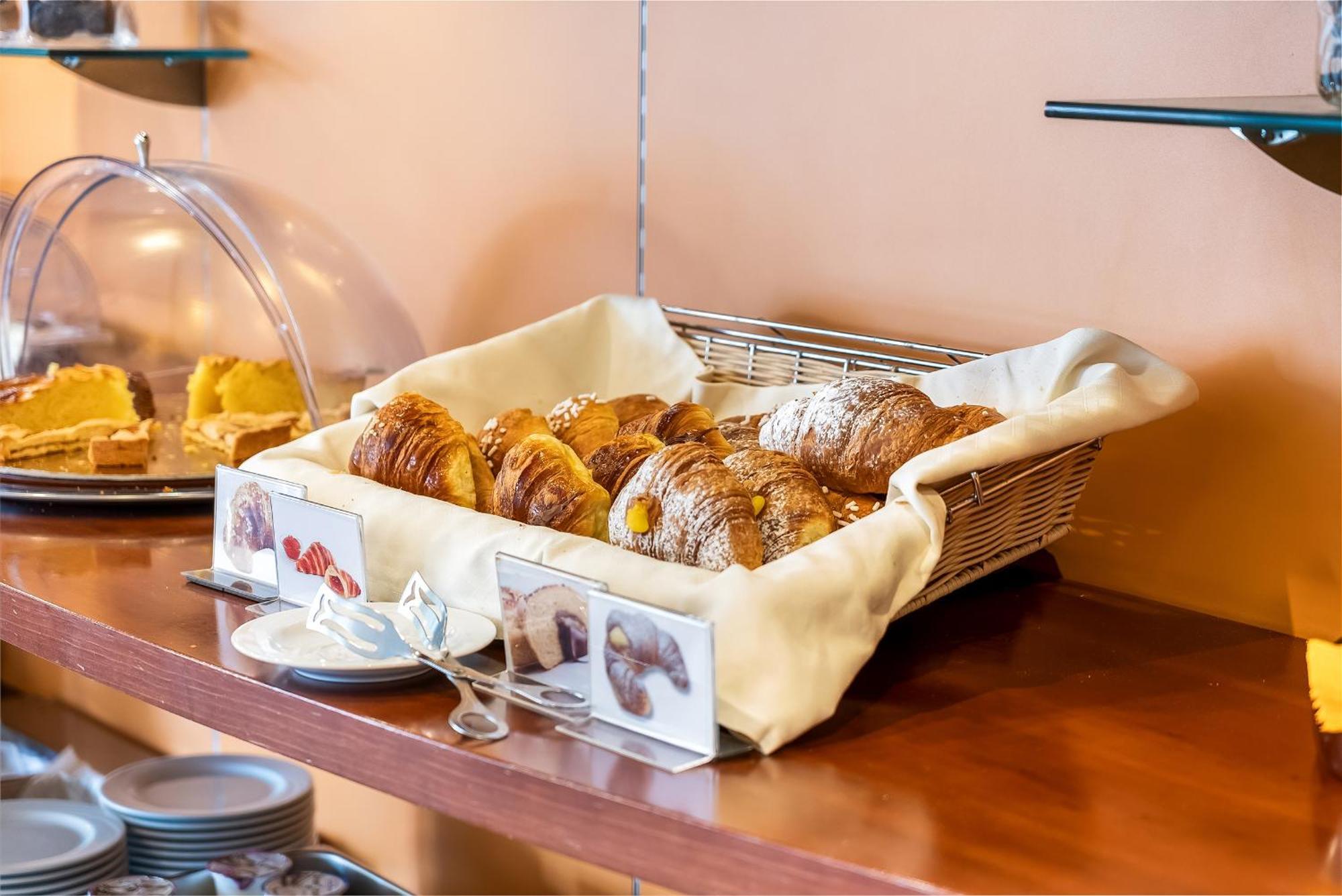 Abacus Hotel Sesto San Giovanni Buitenkant foto